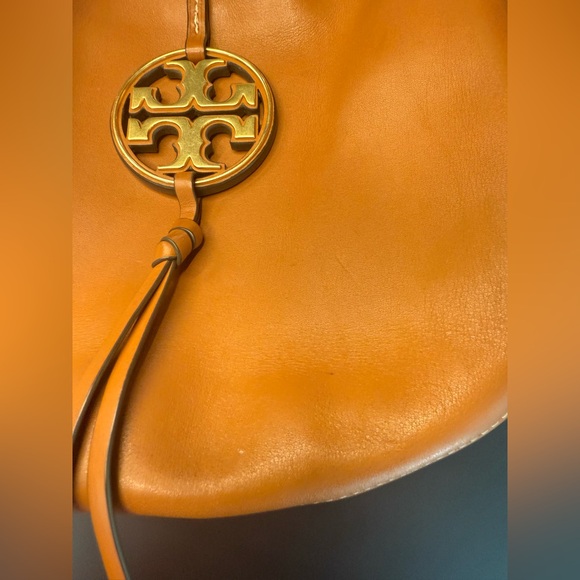 TORY BURCH Miller Mini Metal Logo Hobo Handbag in Aged Camello - Picture 15 of 16